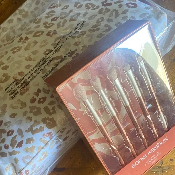 Bundle Sonia Kashuk make up bag and Eye Brush Set - Gold and Cream - Picture 7 of 7